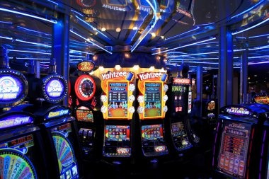 Buffalo King bonus round activation showing cascade mechanics and multiplier meter on super 333